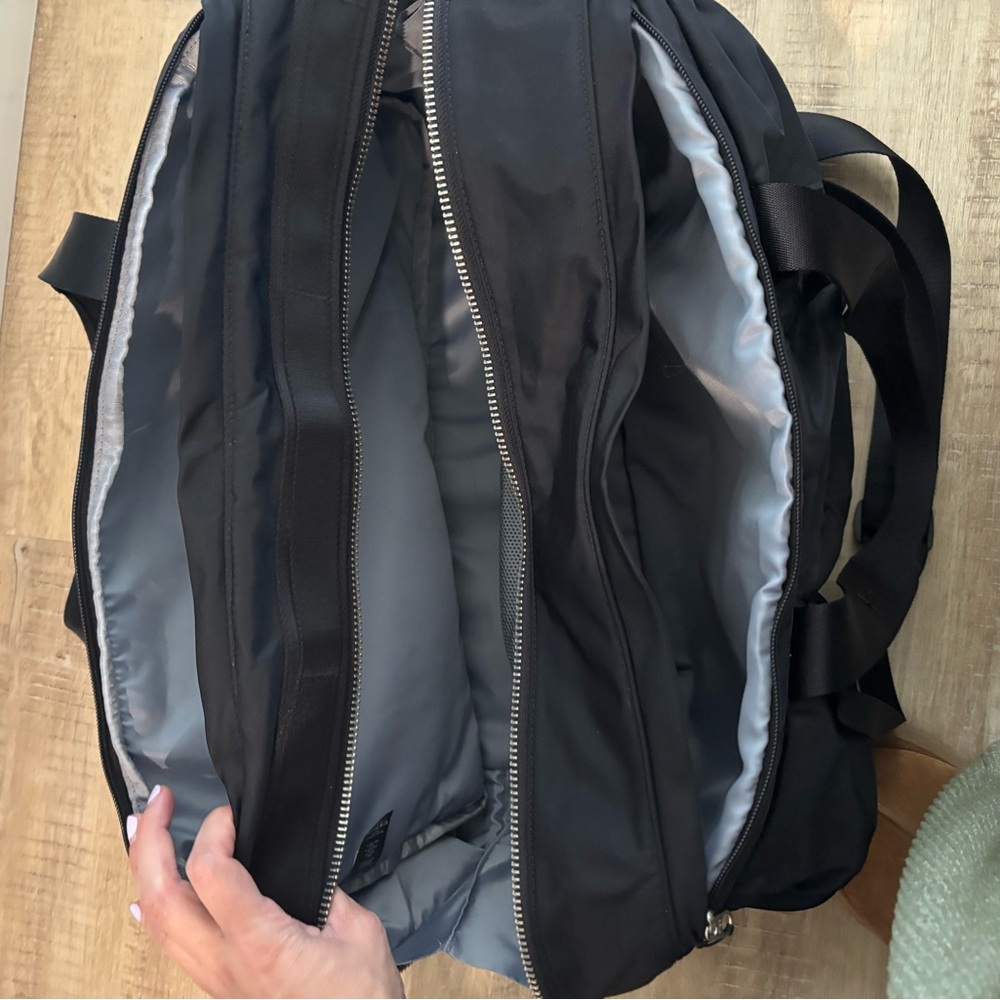 Lululemon Athletica Black Travel Duffel Bag - Picture 7 of 11